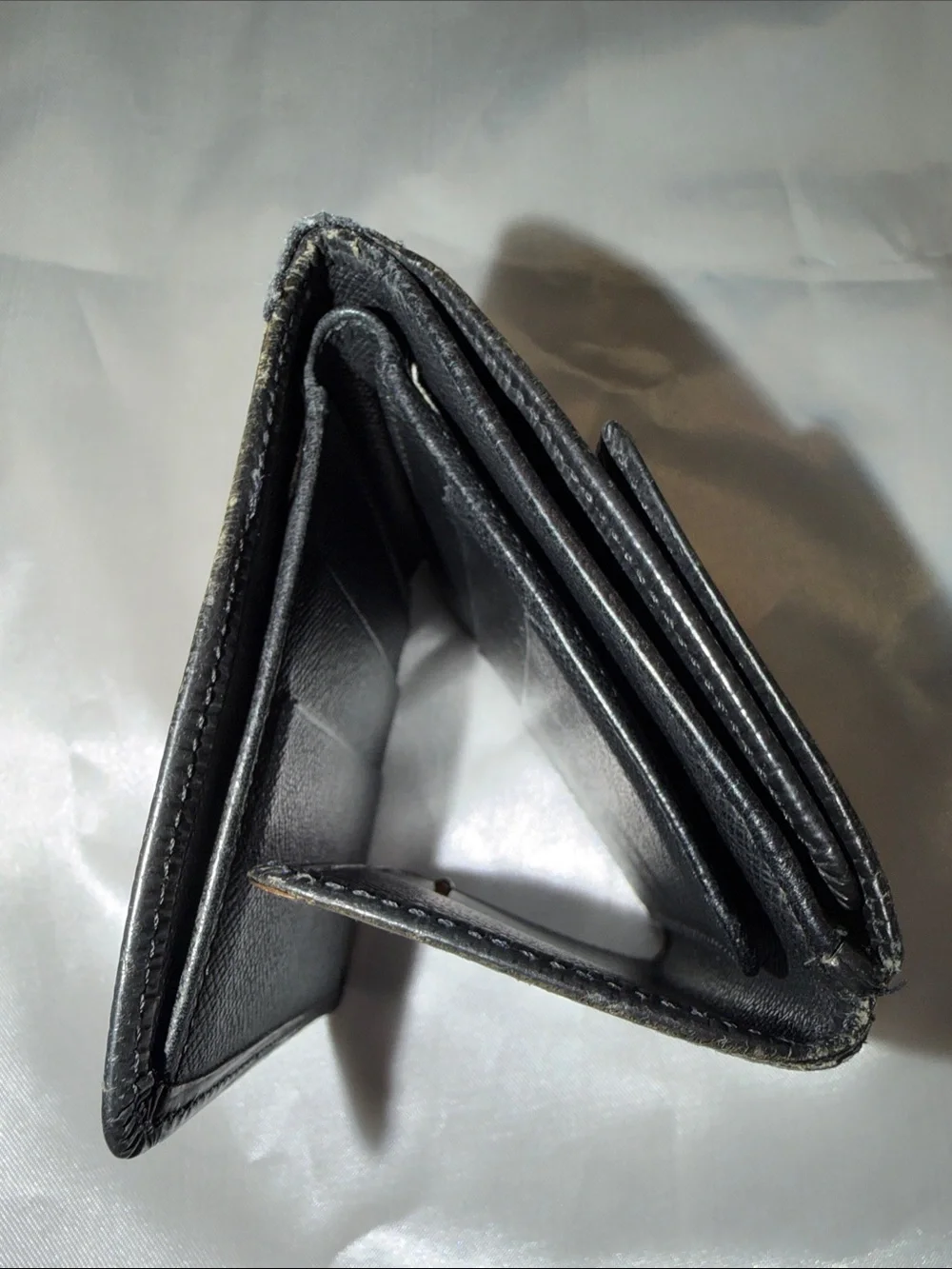 Louis Vuitton Auth Vintage Black Epi Elise Compact Snap Wallet w COA